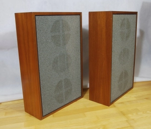 Lampu pastiprinātājs + Preamp + Loewe Opta LO 25 skaļruņi